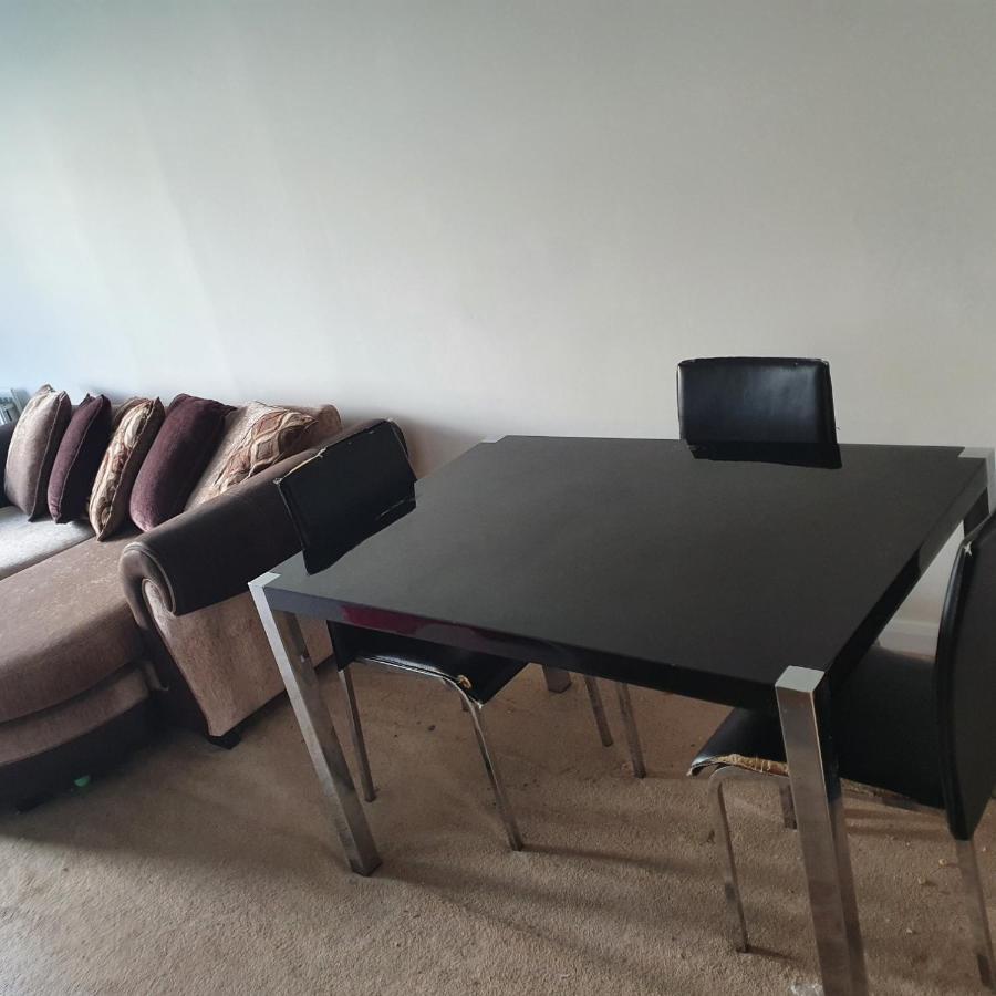 2-Bedroom Back Hilton Area Apartment - Ground Floor, Aberdeen City Center Exteriör bild