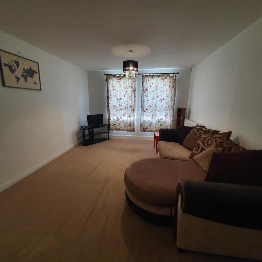 2-Bedroom Back Hilton Area Apartment - Ground Floor, Aberdeen City Center Exteriör bild